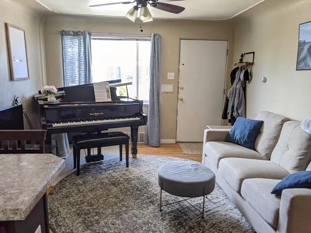 2 bed, 675 sqft, $1,400 — Photo 2