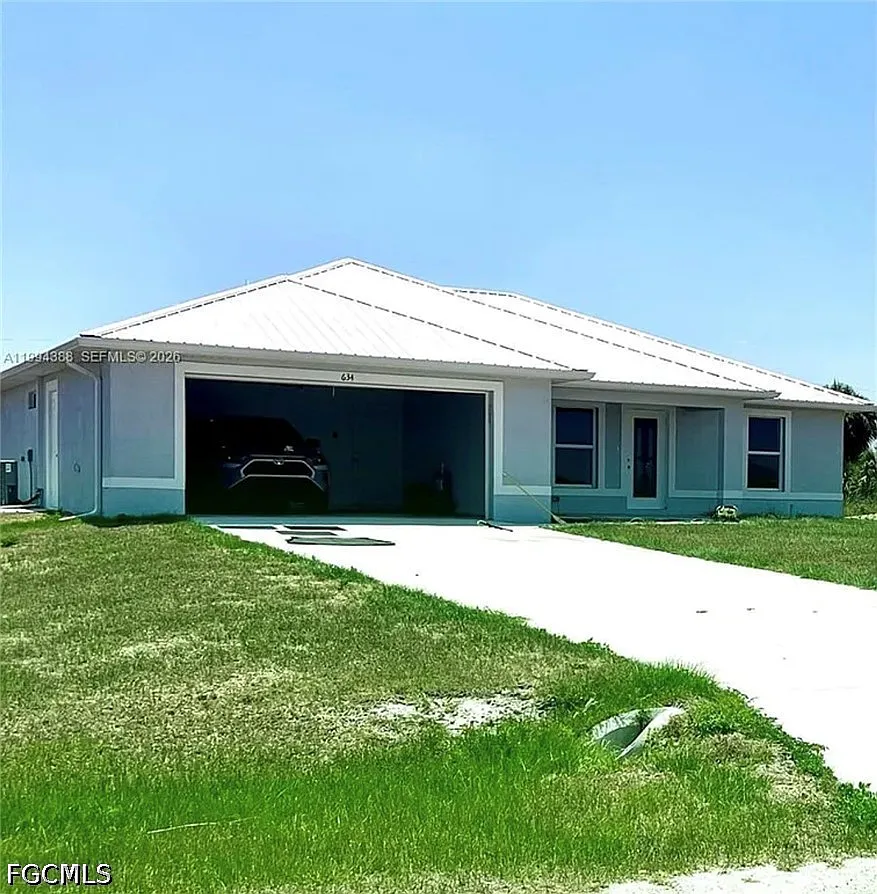 3 bed, 2.0 bath, 1462 sqft, $1,900 — Photo 2