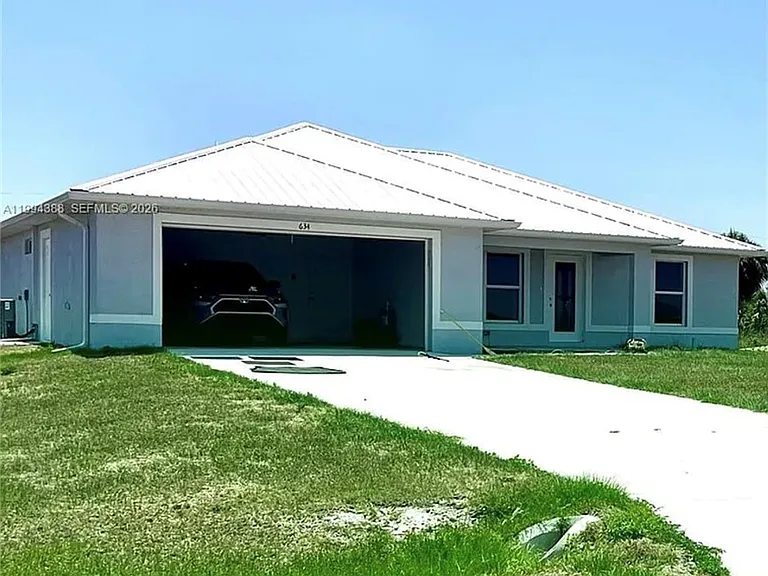 634 Royce Rd — Photo 2
