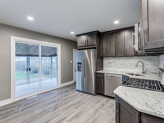5th image of 1022 Fairoaks Ave