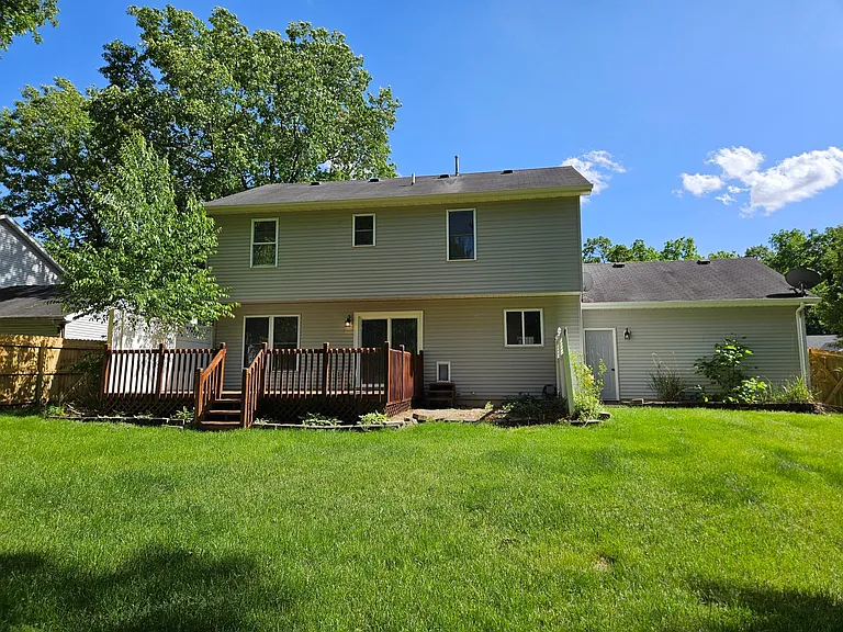 10279 Rosewood Ct — Photo 4
