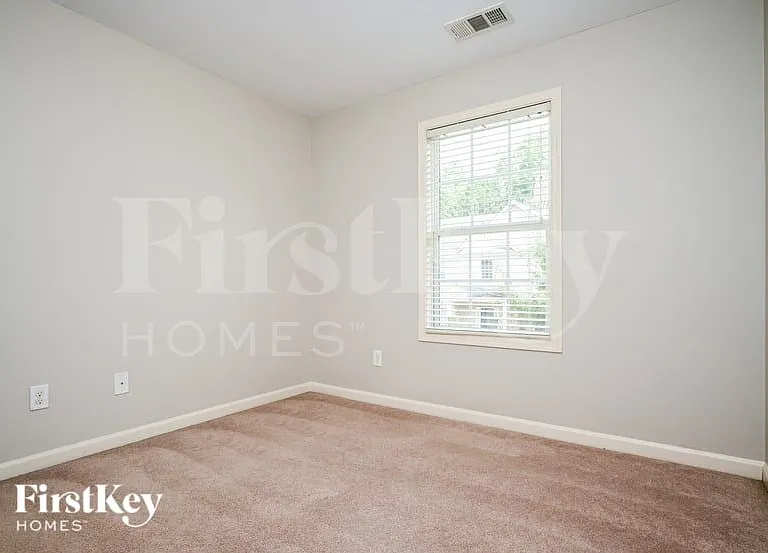 2501 Freemont St — Photo 12