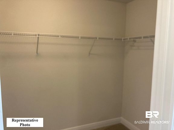 5th image of 807 Rosemary Cir