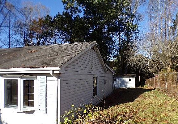 2nd image of 318 Halstead St