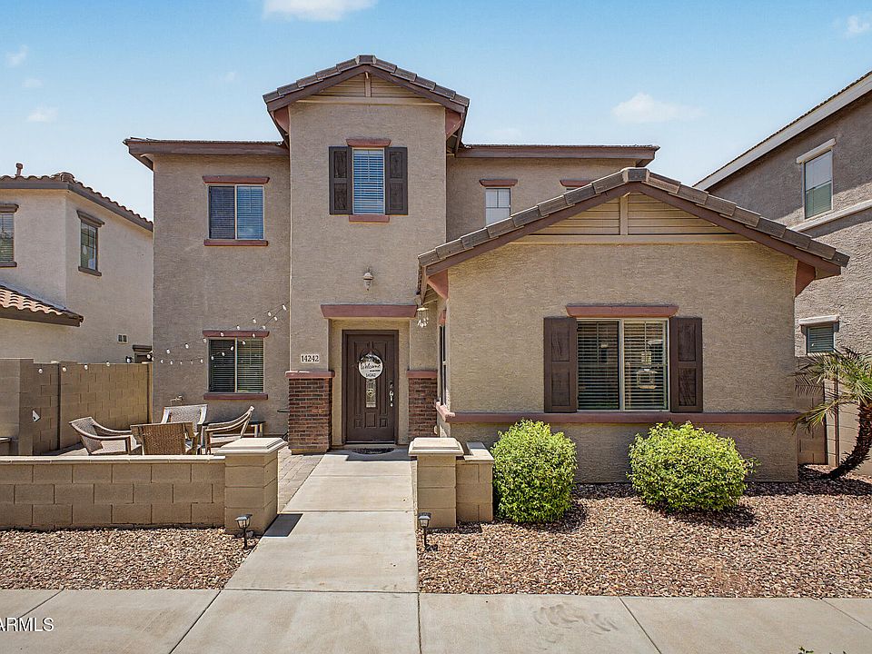 1st image of 14242 W COUNTRY GABLES Drive