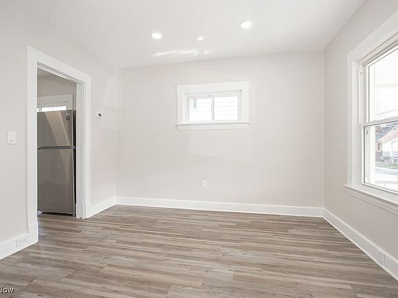 5th image of 3436 W 91st St