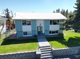155 W Persimmon St, Genesee, ID 83832