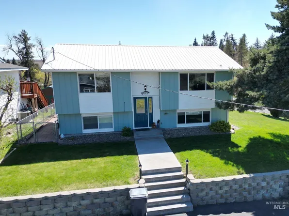 155 W Persimmon St, Genesee, ID 83832