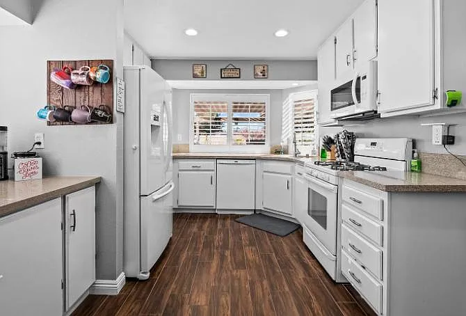 4737 Alojar Ln — Photo 3
