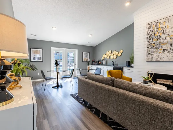 Sharon Pointe Apartment Homes