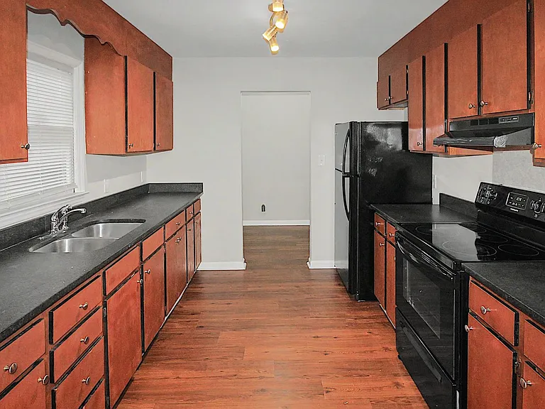 1228 Pegram St — Photo 9