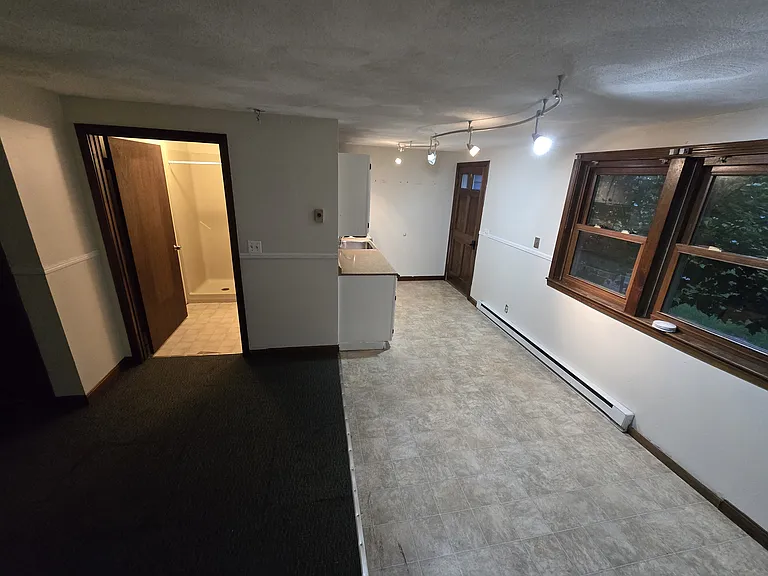 35 N Lowell Rd #B — Photo 5
