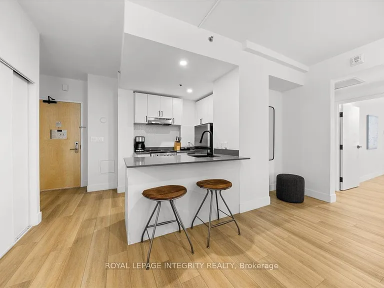 161 Laurier Ave W #1203 — Photo 2