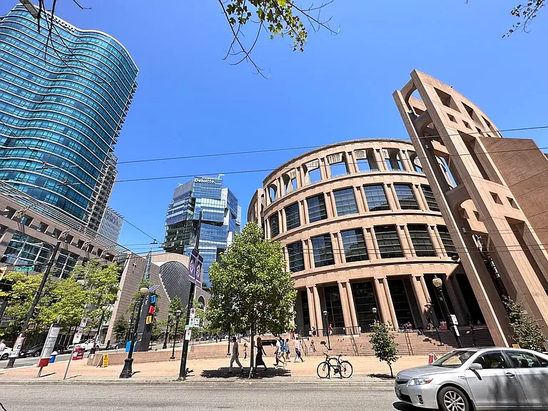 233 Robson St #2108 — Photo 17
