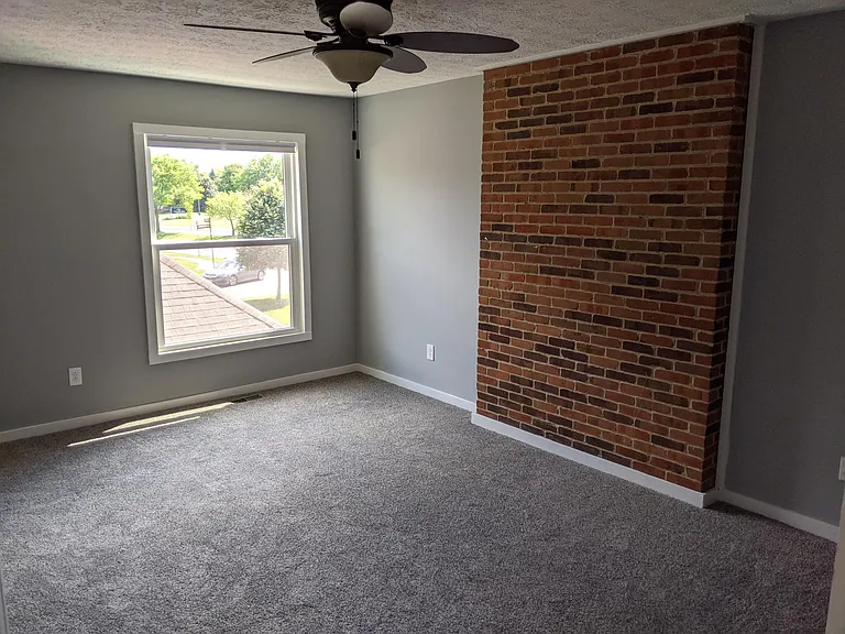 440 Edinburgh Rd — Photo 7