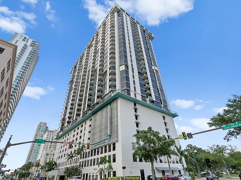 1 Beach Dr SE #1112 — Photo 57