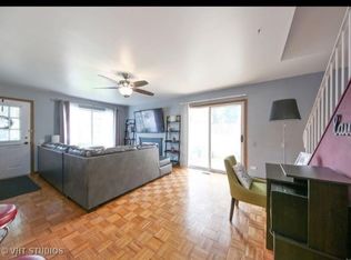 408 Trenton Ct, Aurora, IL 60504
