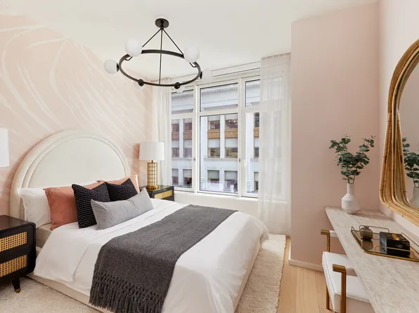 7 Dey Street image 1 of 14