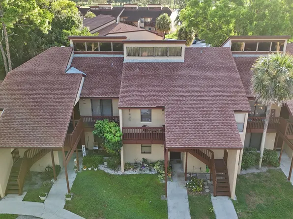 804 Lakeview Circle, Royal Palm Beach, FL 33411