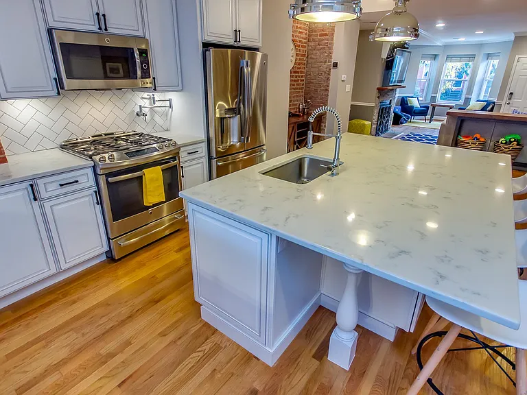 510 E St NE #A — Photo 12