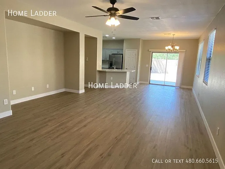 1836 W Kuralt Dr — Photo 4