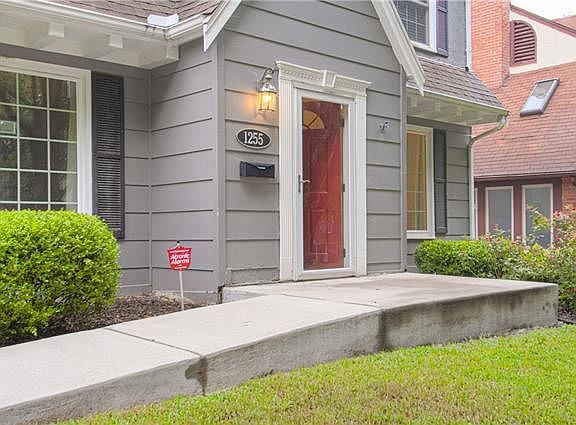 4th image of 1255 W Gregory Blvd