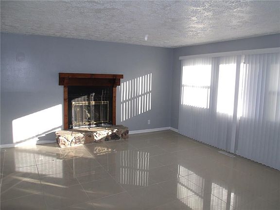 3rd image of 4030 Sawyer St