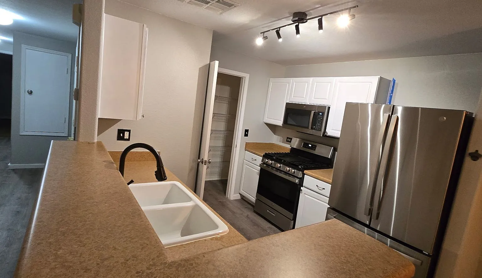 3-bedroom, 2-bath Condo located in the vibrant Skye Canyon community — Photo 4
