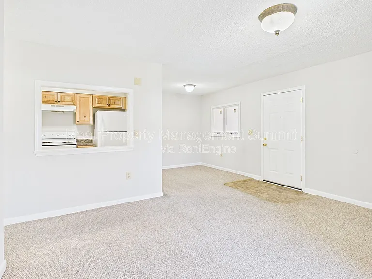 325 Campbell St. — Photo 7