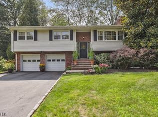 63 Whitney Dr, Berkeley Heights, NJ 07922