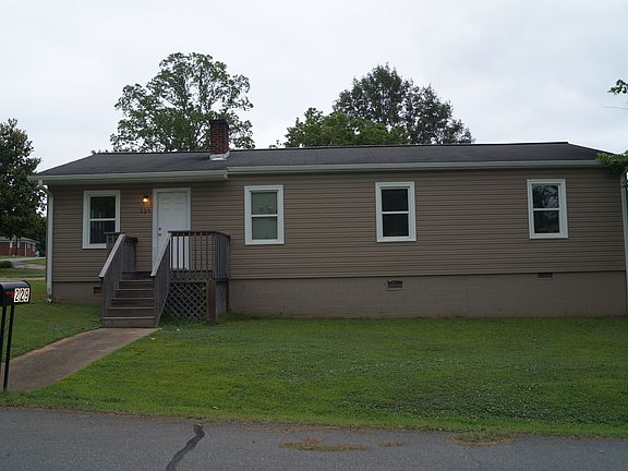 3rd image of 229 Hollywood St