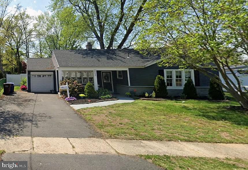 1st image of 802 Devon Rd