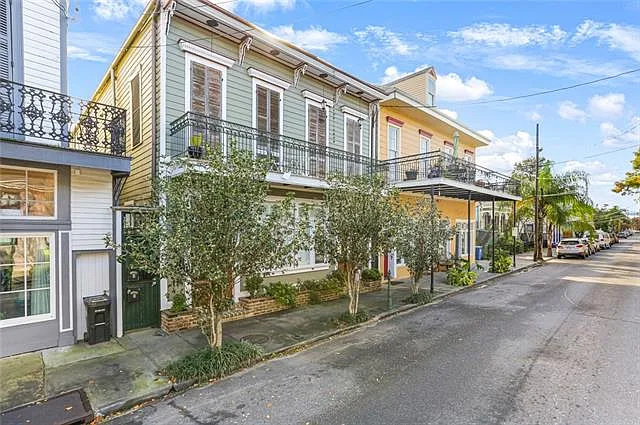 1 bed, 1.0 bath, 940 sqft, $1,900 — Photo 2