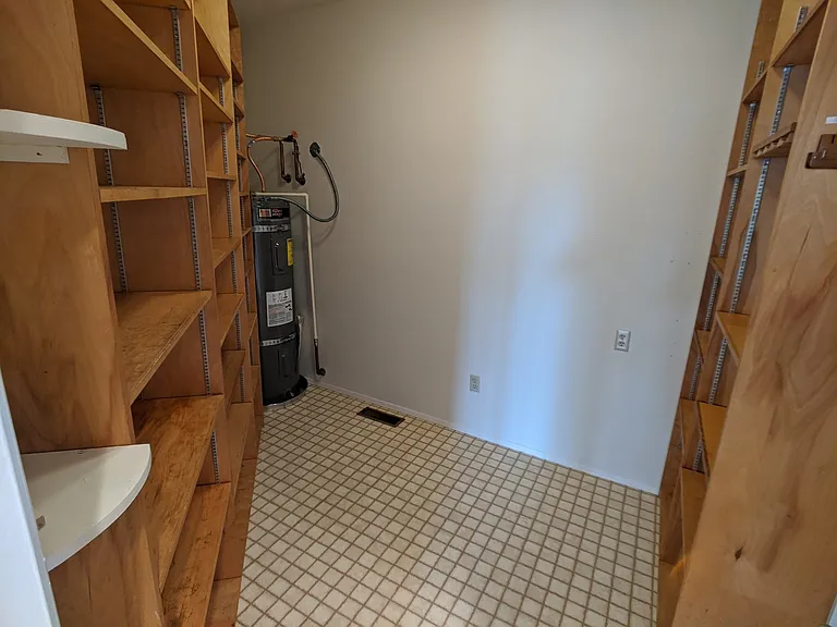 251 Old Schoolhouse Rd — Photo 32