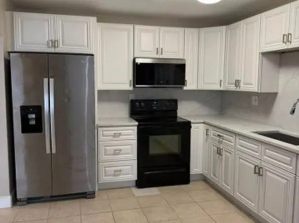 9519 Birmingham Dr, Palm Beach Gardens, FL 33410