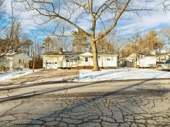 21 Richard Terrace, South Burlington, VT 05403