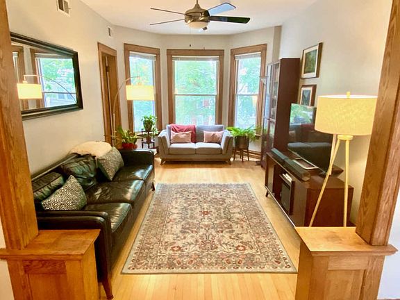 2nd image of 3454 N Hoyne Ave #2