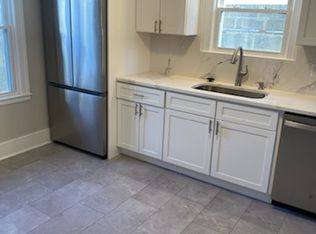 385 Pleasant St APT 1, Worcester, MA 01609