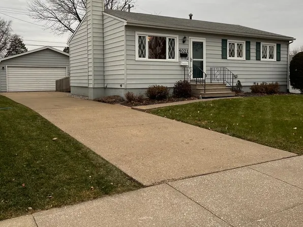4021 10th St, East Moline, IL 61244