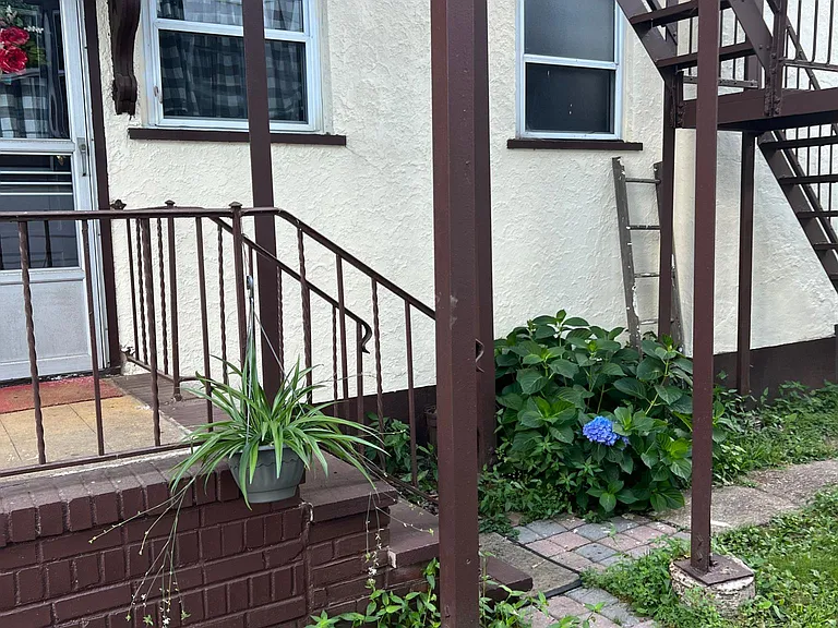 131 S Maple Ave #2 — Photo 27