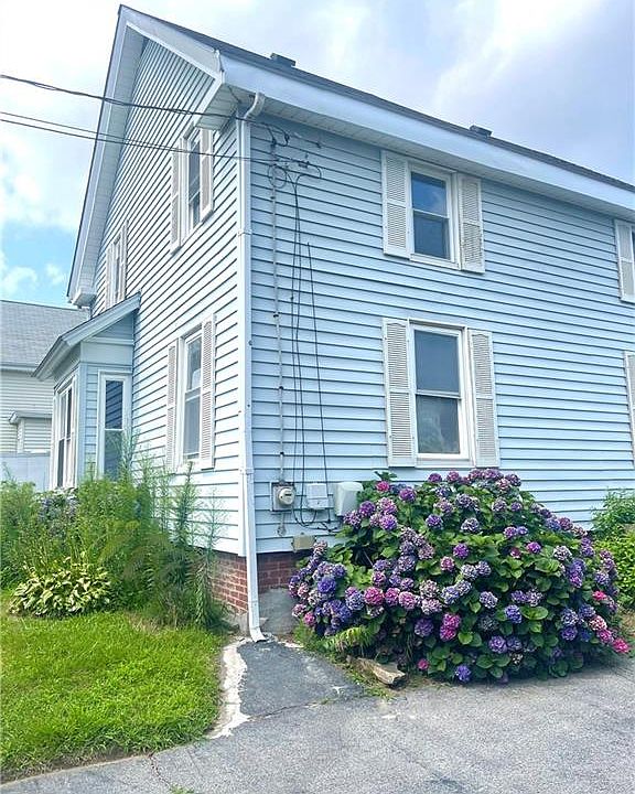 2nd image of 166 Schuyler St