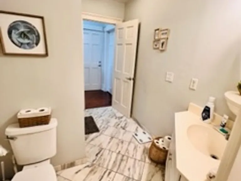 227 W Broughton St #3 — Photo 35