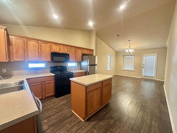 4th image of 210 Lollipop Ln