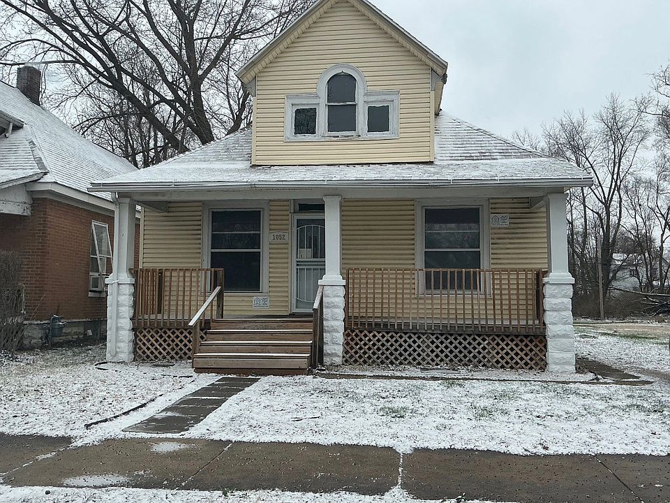 1st image of 1052 E Prairie St