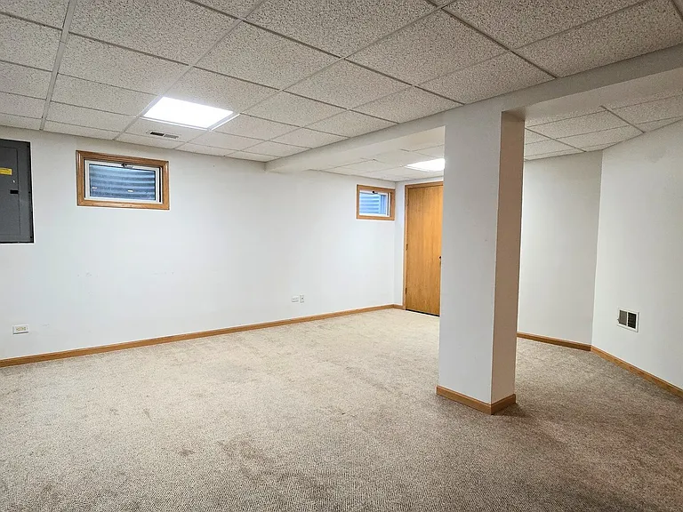 409 Fairfax Ln — Photo 19