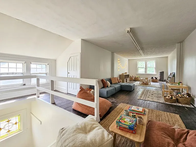571 Charles Ave #2 — Photo 11