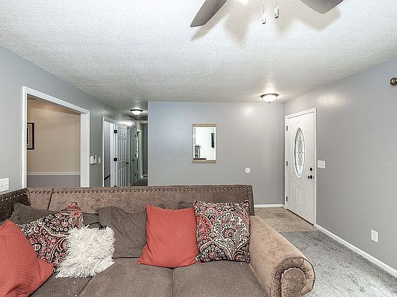 2nd image of 11603 Circle Dr