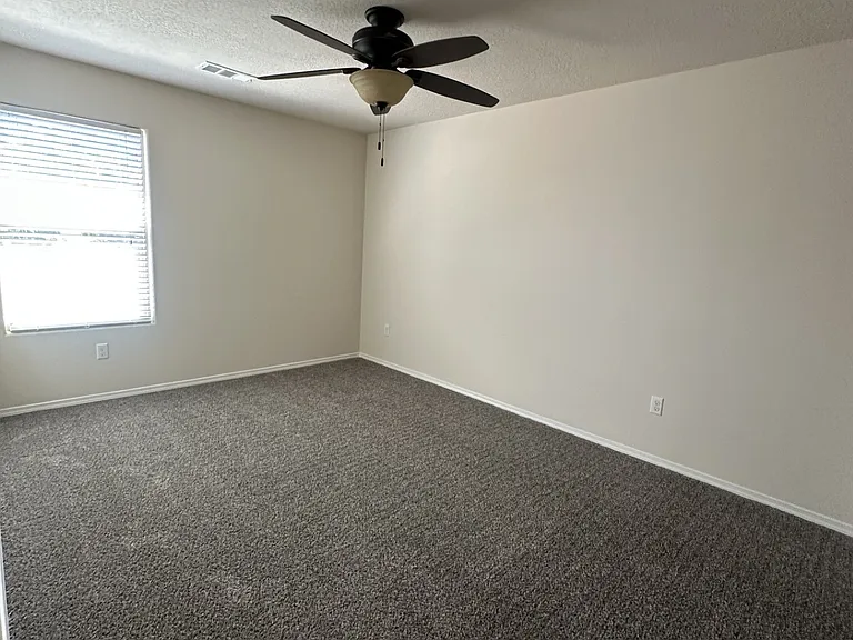 10809 Fort Point Ln NE — Photo 9