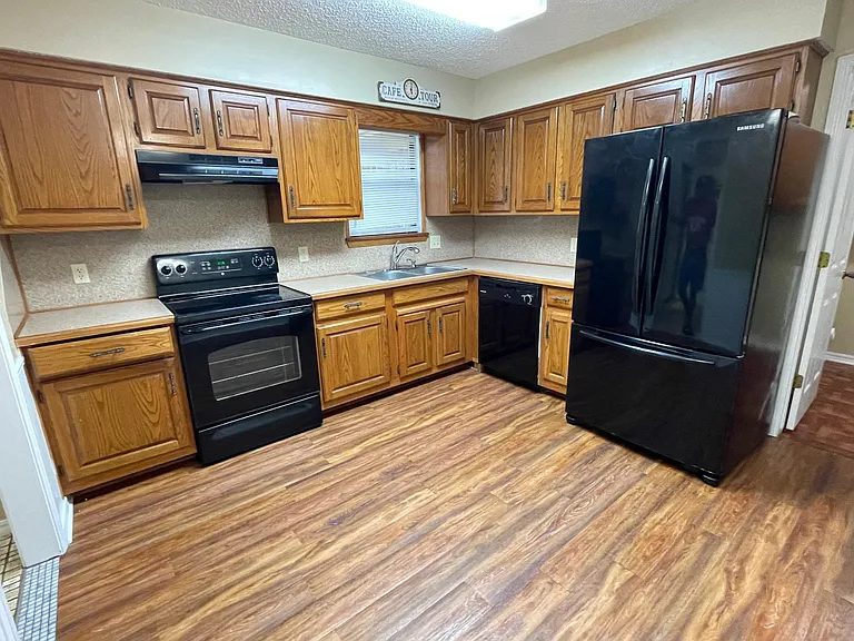 8704 Harvard Dr — Photo 7