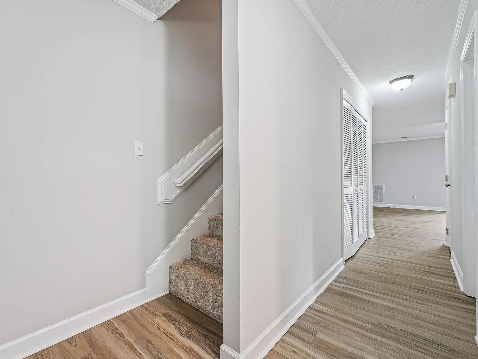 3 bed, 2.5 bath, 1367 sqft, $1,895 — Photo 2